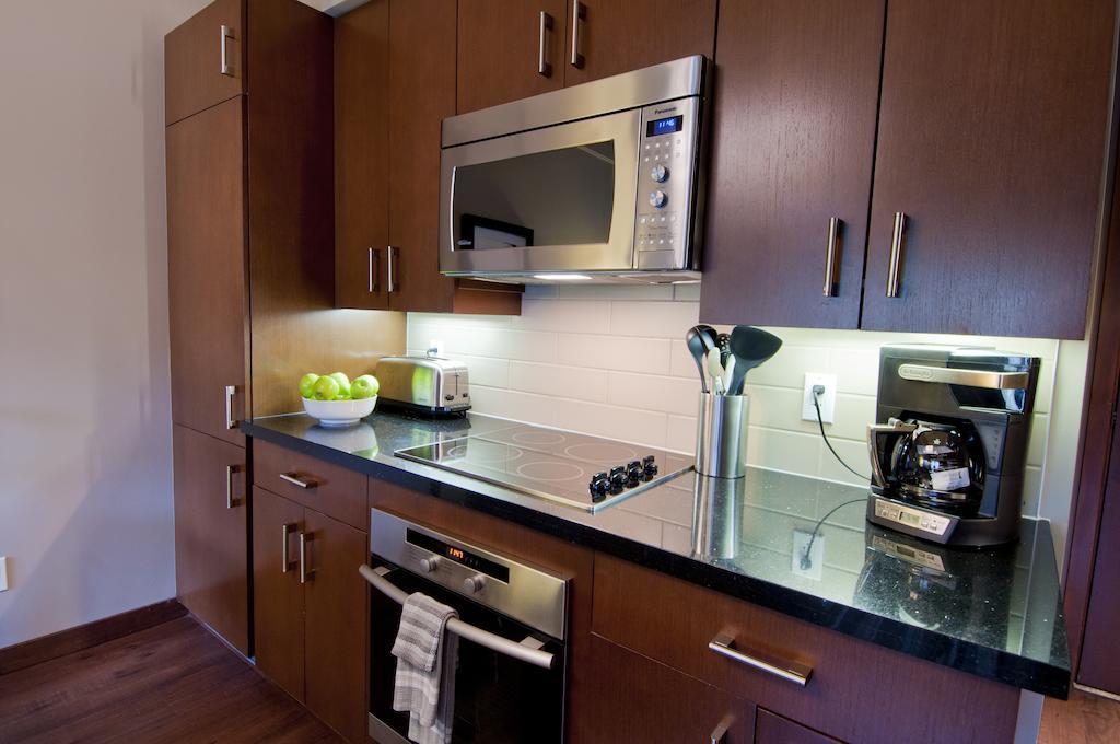 Lodging Ovations Hotel Whistler Bilik gambar
