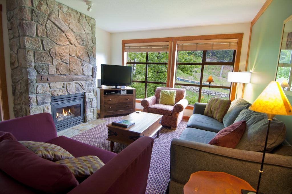 Lodging Ovations Hotel Whistler Luaran gambar