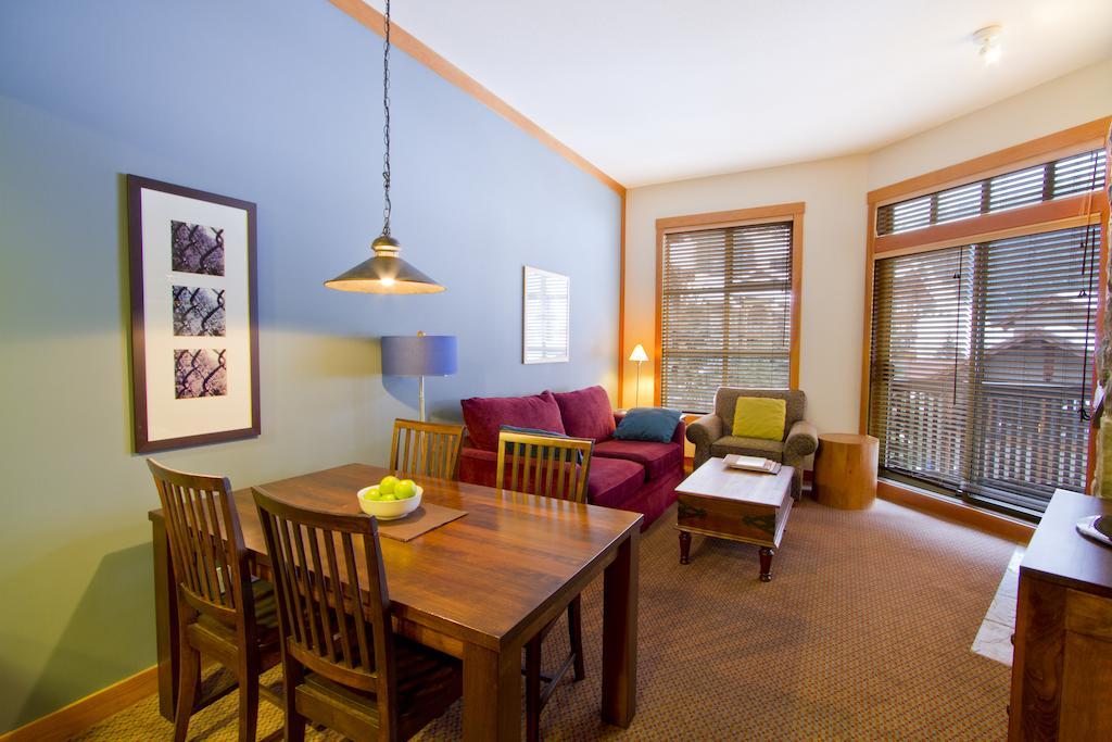 Lodging Ovations Hotel Whistler Luaran gambar