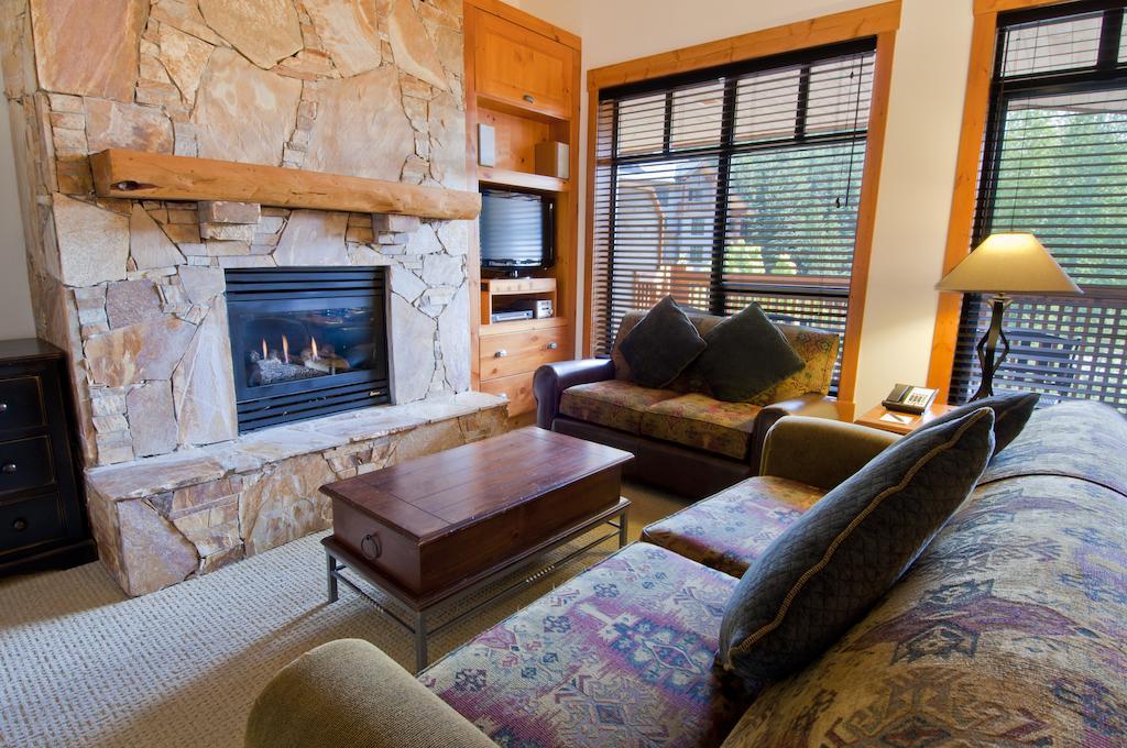 Lodging Ovations Hotel Whistler Luaran gambar