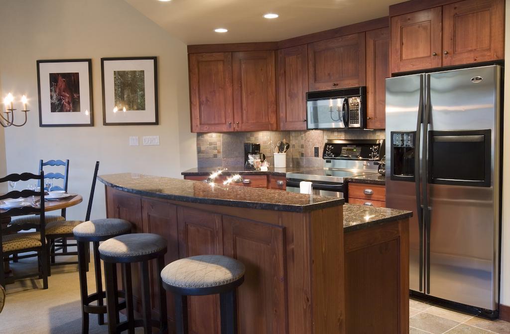 Lodging Ovations Hotel Whistler Luaran gambar