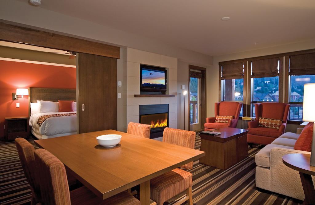 Lodging Ovations Hotel Whistler Luaran gambar