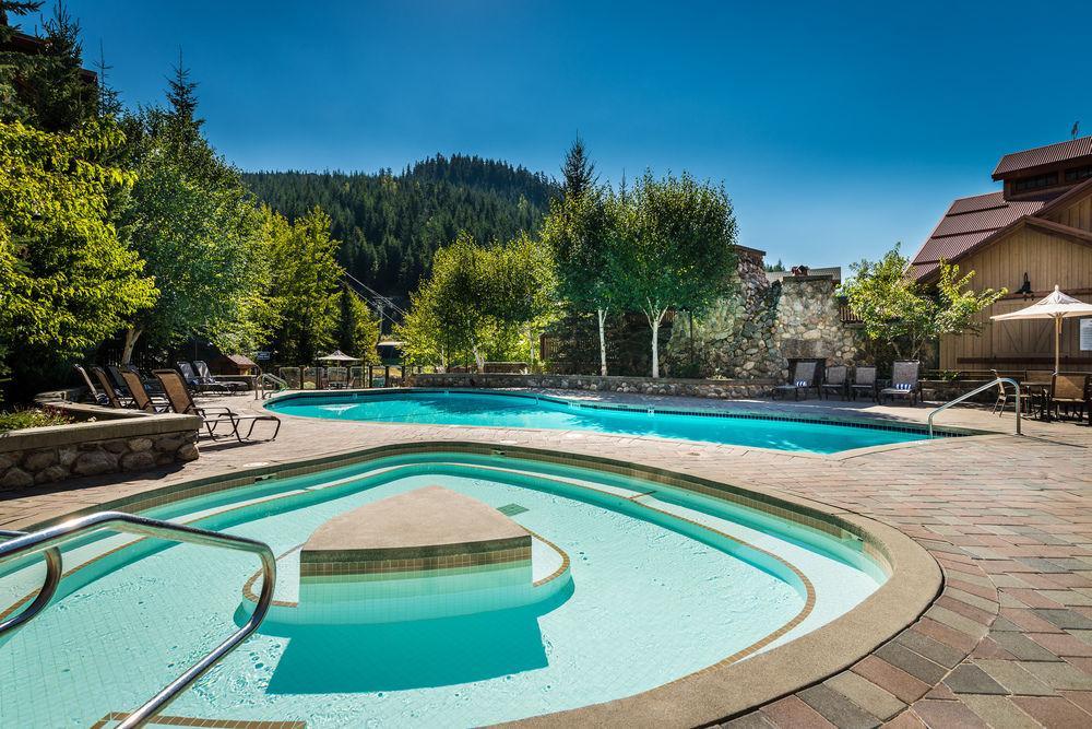 Lodging Ovations Hotel Whistler Luaran gambar