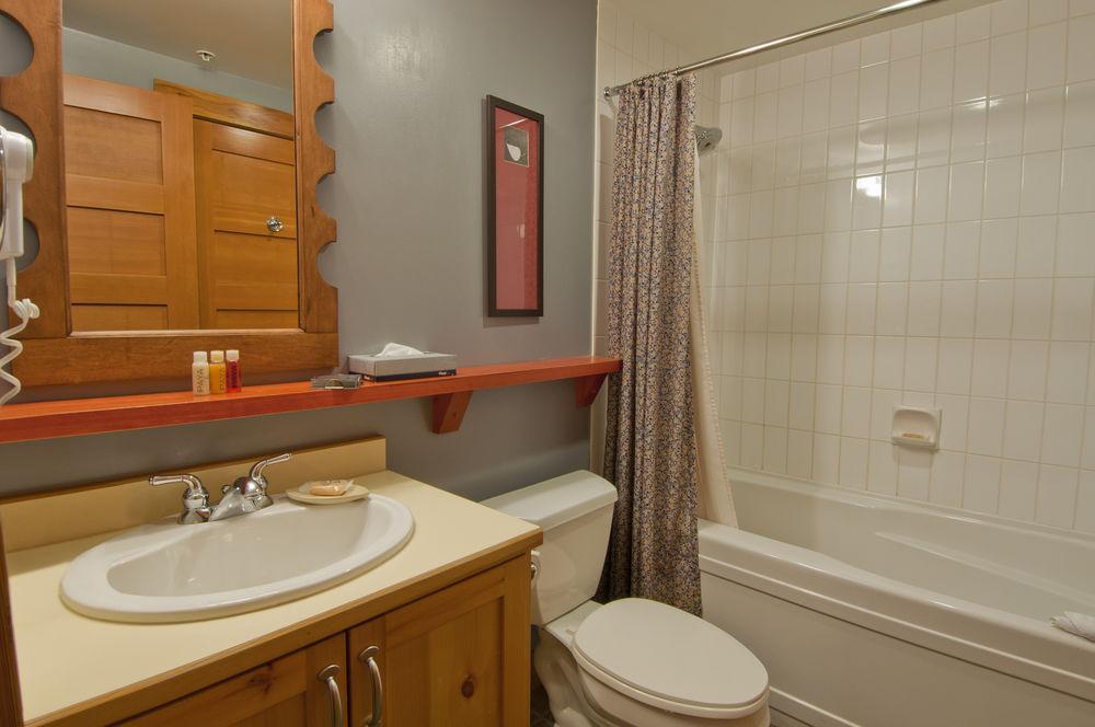 Lodging Ovations Hotel Whistler Luaran gambar