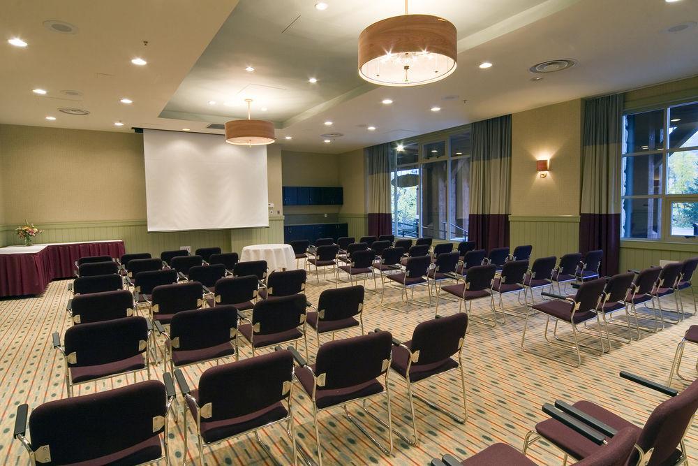 Lodging Ovations Hotel Whistler Luaran gambar